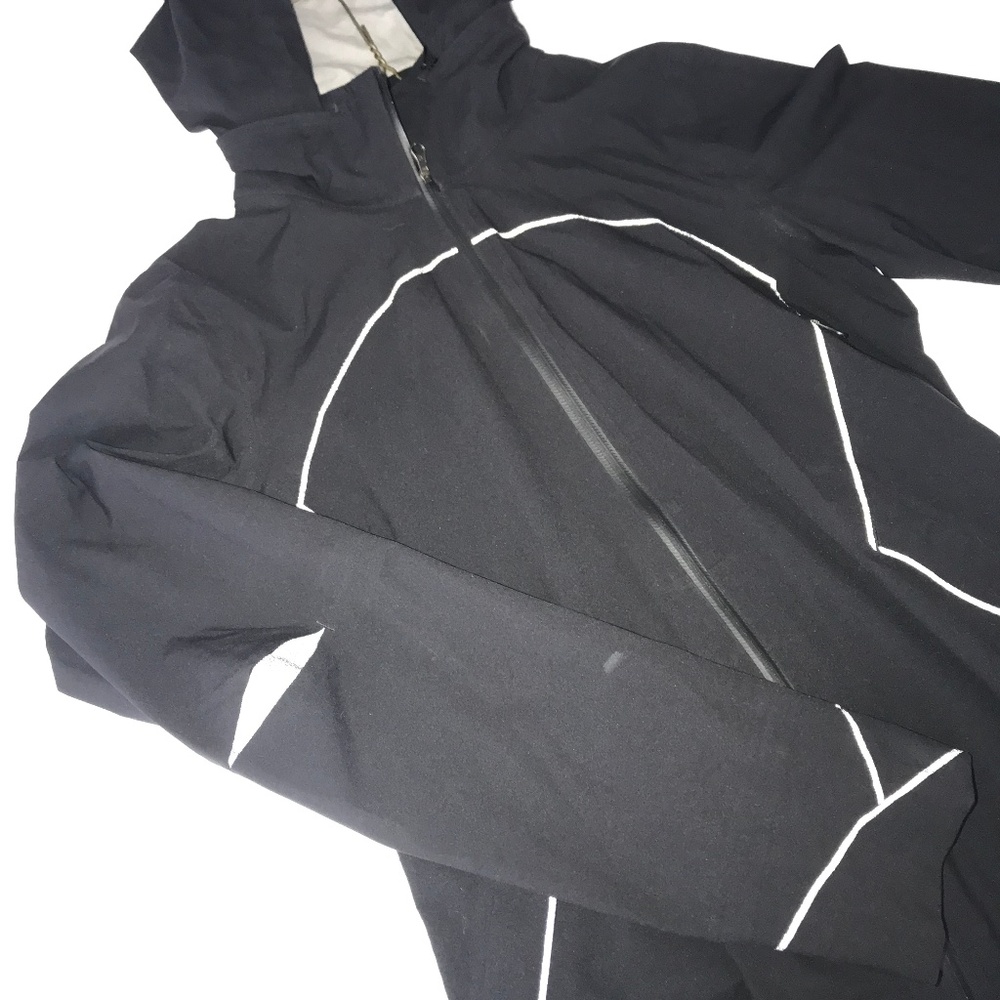Lululemon rain jacket Size 4